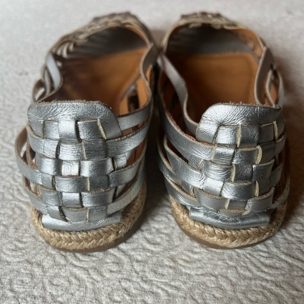 Seychelles silver flat sandals size 8 - Picture 5 of 7
